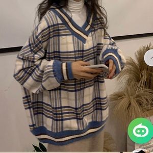 V neck plaid sweater